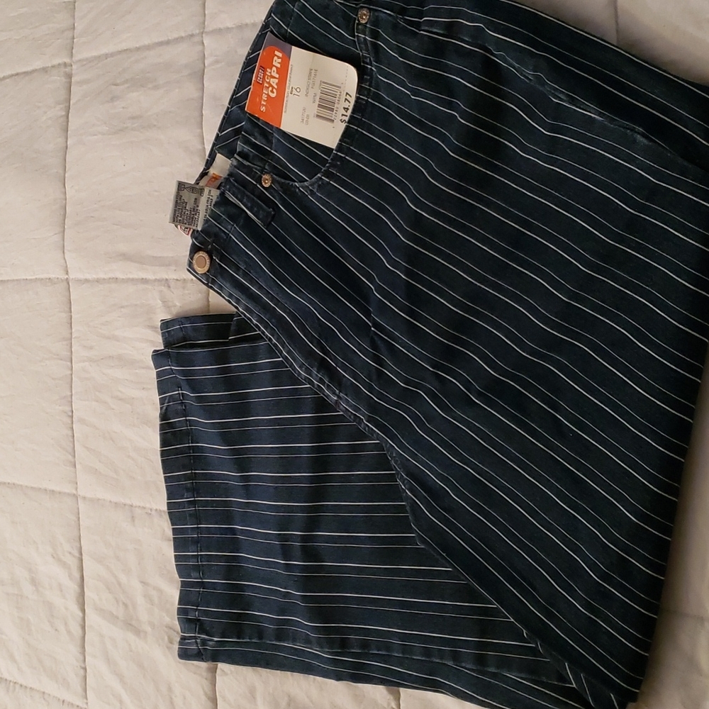 NEW Faded Glory stretch capri size 16